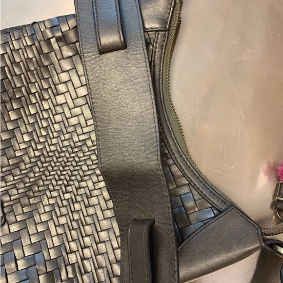 Cole Haan Crossbody Bronze Leather Woven Bag in Amazing Condition! - Picture 6 of 7